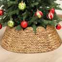 Woven Rattan Scalloped Christmas Tree Collar 24 Inch Natural Ring Rustic Farmhouse Water Hyacinth Base Cover Skirt for 4-6 ft Xmas Tree Holiday House Decoration
