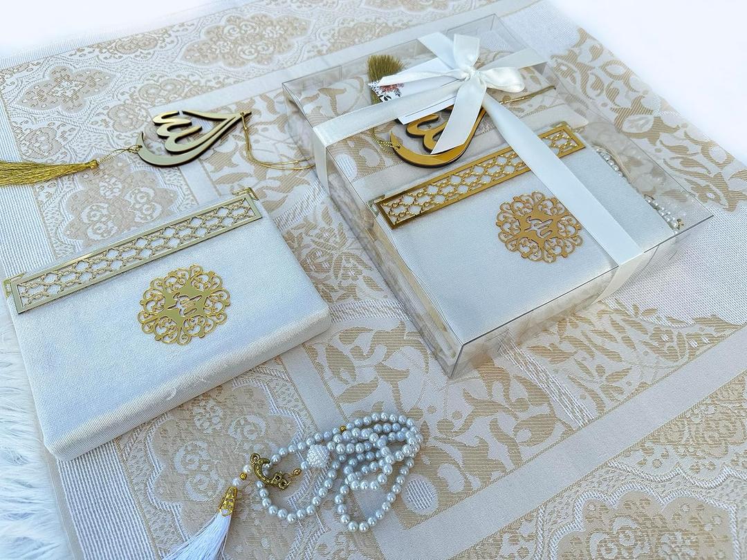 SAIKA Prayer Rug Set with Thanks Card, Full Arabic Quran Prayer Rug, Beads and Car Hanger Set, Ramadan Eid Wedding Birthday Graduation Mother's Day (Cream)