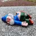 Funny Drunk Gnome Garden Statues Creative Dwarf Decoration Drunk Gnomes Resin Sculpture Decorations Novelty Gift for Desk Indoor Outdoor Yard Patio Lawn Figurines Landscape Decor