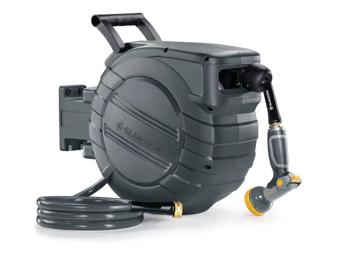 Retractable Garden Hose Reel 1/2 in x 100 ft, 2025 Upgraded Dual Ratchet Lock UV & Freeze Protection Brass Seal Slow Retraction Anti-Tangle Hose 180°Swivel Reinforced Scaffold Wall Mount