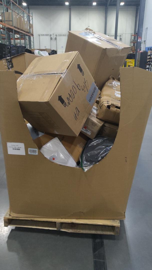 Pallet of salvage items