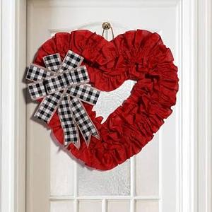 14.5 Inch Valentine's Day Heart‑Shaped Artificial Wreath,R
Front Door Hanging Garland for Wedding Party Home Decor Farmhouse Window Porch Wall Door