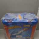 Hot Wheels Toy Car Track Builder Playset, Deluxe Stunt Box with 25 Component Parts & 1:64 Scale Vehicle 
