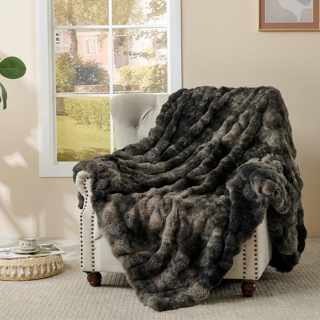 Wajade Fluffy Faux Fur Throw Blanket for Couch Bed 90x90, Luxury Soft Thick Fuzzy Plush Bubble Blanket, Warm Cozy Blanket for Sofa Chair, Tie-dye Dark Grey