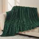 NEWCOSPLAY Super Soft Twin Blanket Dark Green Premium Silky Flannel Fleece 3D Ribbed Jacquard Lightweight Bed Blanket All Season Use (Dark Green Ribbed, Twin(60"x80"))