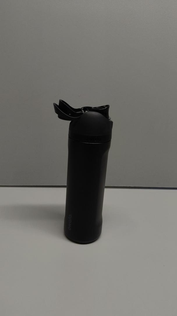 Owala FreeSip Insulated Stainless Steel Water Bottle with Straw, BPA-Free Sports Water Bottle, Great for Travel, 24 Oz, Very, Very Dark