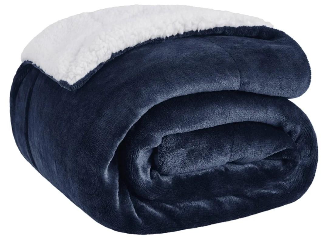 Bedsure GentleSoft Sherpa Fleece Throw Blanket for Couch - Thick and Warm Throw for Women and Men, Soft Fuzzy Plush Blanket for Winter, Non-Heated, Navy, 50x60 Inches