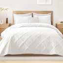 Exclusivo Mezcla Cal King Size Quilt Set with Modern Striped Pattern, 3 Pieces Summer Oversized Lightweight White Quilts Bedding Set, Soft Bedspreads Coverlets for All Seasons