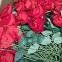 Waipfaru 100 Pcs Red Roses Artificial Flowers Bulk, Real Touch Velvet Roses with Wrapping Paper, Fake Flowers for Wedding Centerpieces Bridal Bouquet Valentines Mothers Day Decor