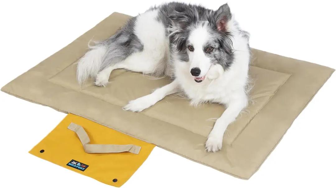 Outdoor Foldable Dog Mat Durable Teflon-Coated Oxford Material Waterproof Thin Dog pad Travel-Friendly Machine Washable Design for Camping/Car (Khaki, Large (51.2 * 36.6 * 2 in))