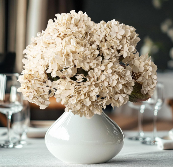 Uqueeten Artificial Flower Fake Silk Hydrangea Heads Bouquet with Stems Bulk for Fall Decoration Table Center Christmas Indoor Outdoor Faux Floral Realistic with Leaves Plants Crafts 8PCS(White)