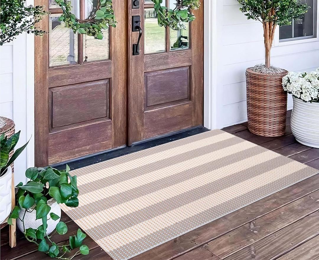 Grey and White Outdoor Rug 2'x4',Striped Front Porch Rug Machine Washable Front Door Mat Entryway Throw Rug for Front Porch Indoor Outdoor Doormat