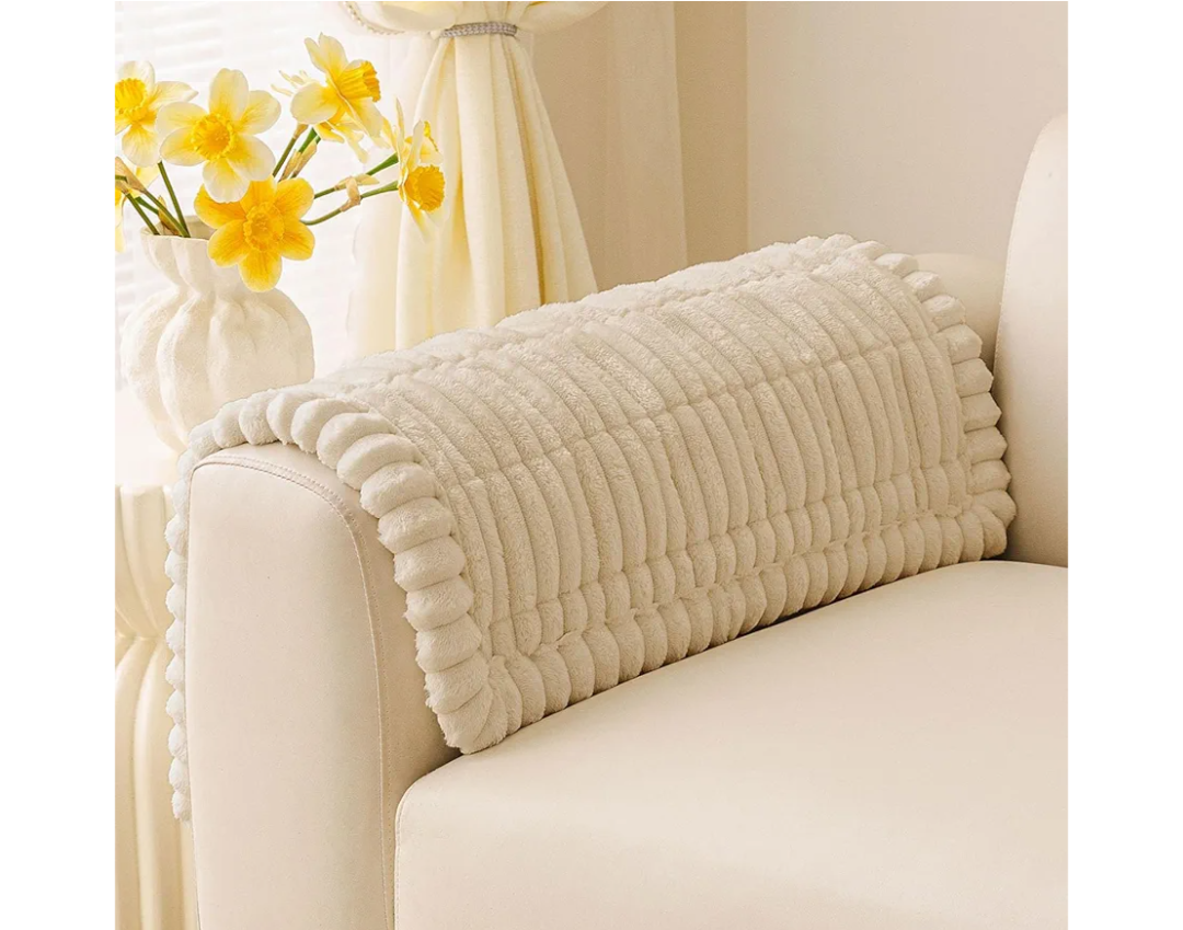 hyha Couch Covers for Dogs Washable, Non Slip Plush Dog Sofa Protectors, Fuzzy Pet Couch Covers for 3 Cushion Sofa Pet Friendly (Apricot, 27.6" x 27.6")