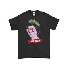 Elizabeth Yas Queen with Sunglasses Queen of England T-Shirt, Small