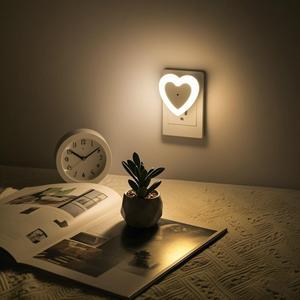 LED Night Lights Plug in, Dusk to Dawn Sensor Auto-On/Off, Warm White Heart Shaped Nightlight 0.5W for Bedroom, Bathroom, Kids Room, Hallway, Toilet(4-Pack)