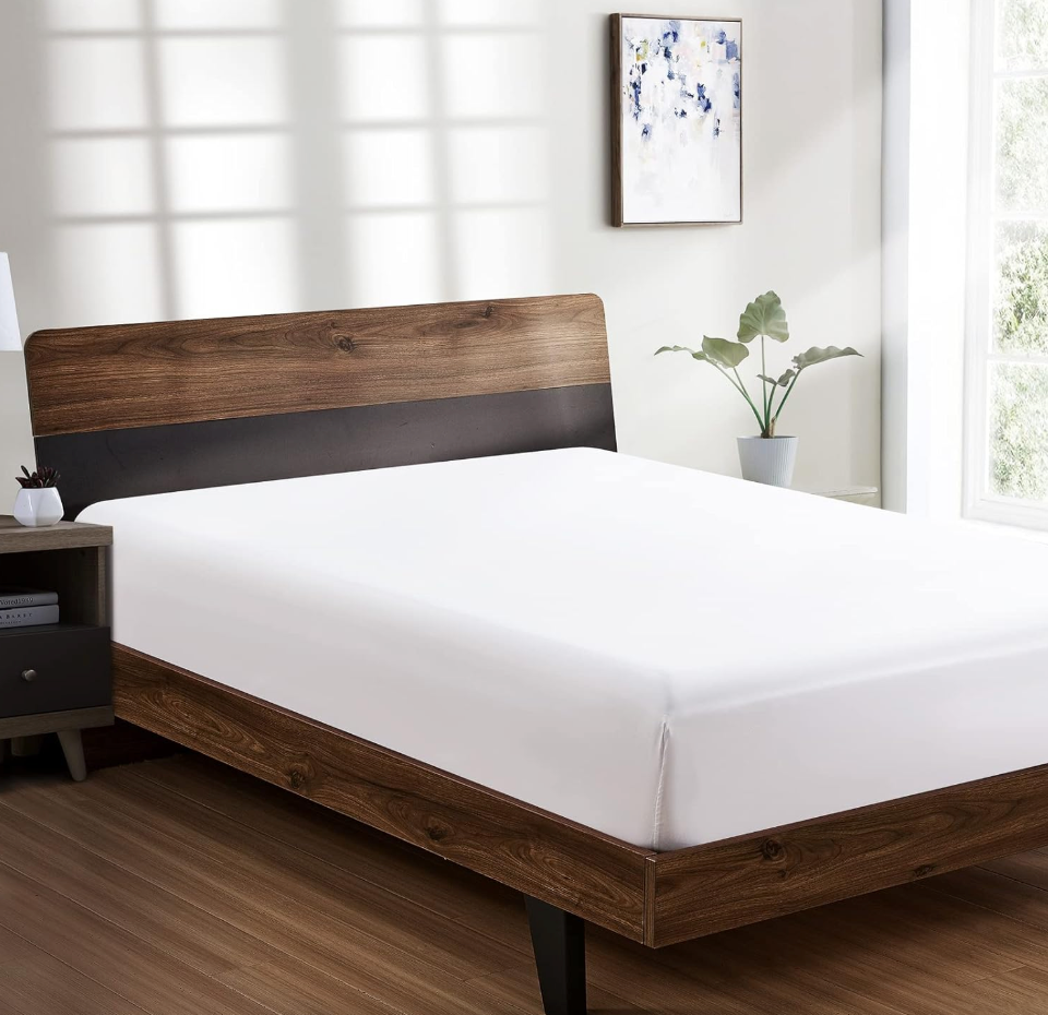 sheets FreshCulture Twin Fitted Sheet - Hotel Quality - Ultra Soft & Breathable - Brushed Microfiber - Deep Pocket - Cooling Fitted Sheet for Twin Size Bed (White)