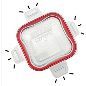 Pyrex Square Glass Dish with Locking Lid