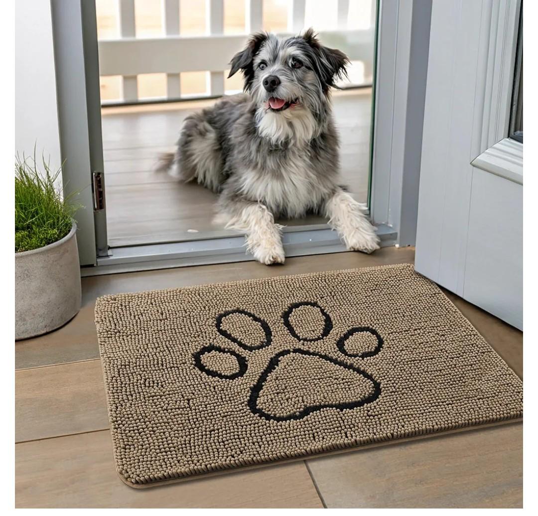 Smiry Dog Door Mat for Muddy Paws, Absorbent Dirt Trapper Non Slip Quick Dry Washable Chenille Mat for Mud Dogs, Entry Rug for Indoor and Outdoor (24x16 Inches, Camel and Black)