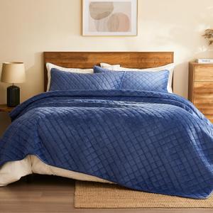 L'AGRATY Velvet Quilt King Size: 3-Piece Reversible Luxury Velvet Bedding Comforter Set - Lightweight Oversized Quilted Bedspread Coverlet with 2 Pillow Sham for All Season - Navy Blue Quilt