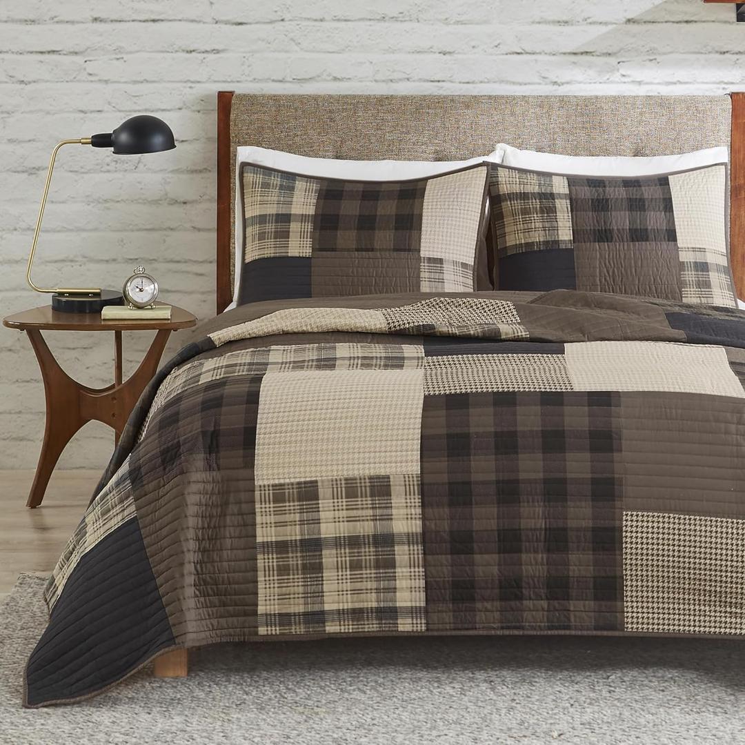 Woolrich Winter Hills Reversible Quilt Set - Cottage Styling Reversed to Solid Color, All Season Lightweight Coverlet, Cozy Bedding Layer, Matching Shams, Oversized King/Cal King, Plaid Tan 3 Piece