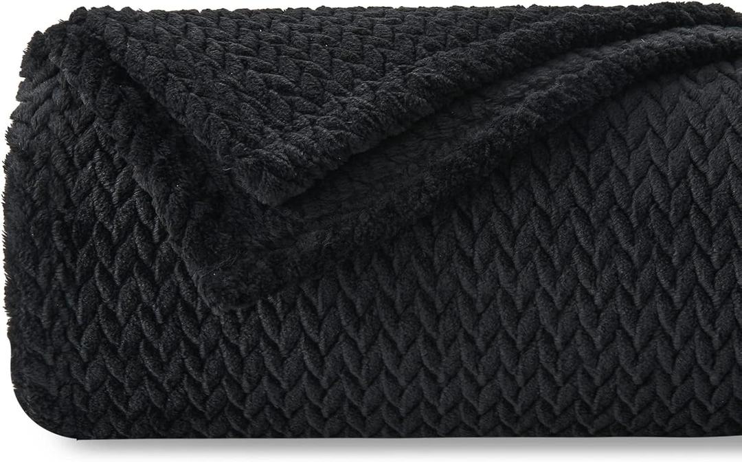 NEWCOSPLAY Super Soft Twin Blanket Black Premium Silky Flannel Fleece Leaves Pattern Lightweight Bed Blanket All Season Use, Black, Twin, 60"x80"
