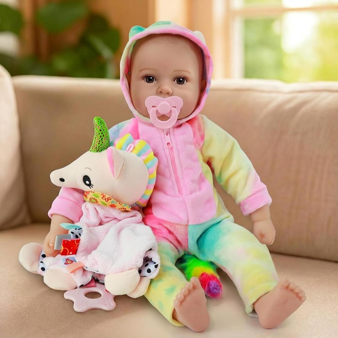 GOAROY Lifelike Baby Dolls Girl, 18 inch Large Realistic Sweet Soft Body Baby Doll Real Life Baby Dolls Girl, with Accessories Gift for Kids Age 3 4 5 6 7 8+