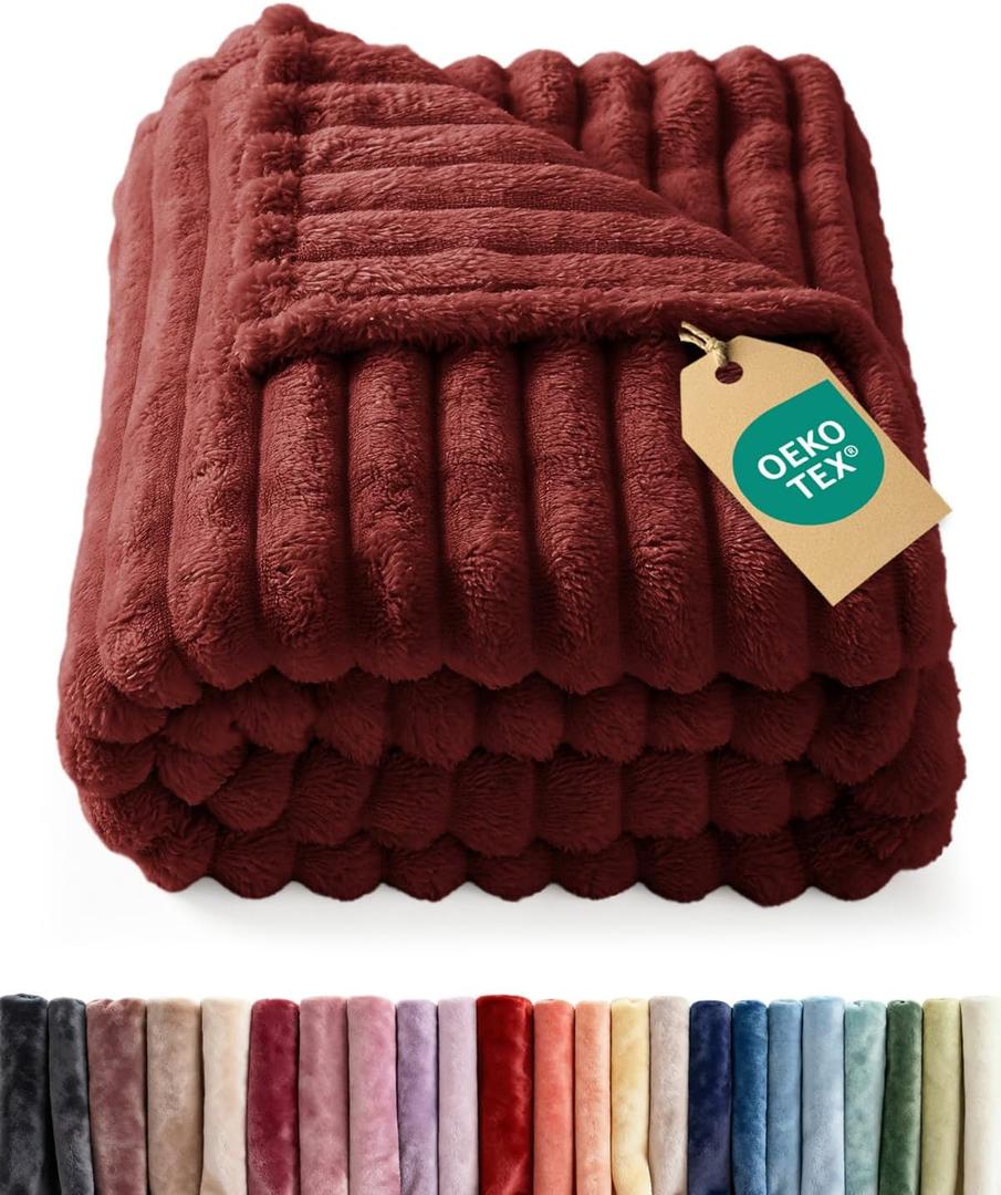 Super Soft Fleece Blanket Twin Size - Fleece Throw Blanket for Bed, Couch & Chair - Cozy, Warm & Breathable - All Season Fuzzy, Cute Decor, Microplush Bedding for Women, Men & Teens - 60x80, Burgundy