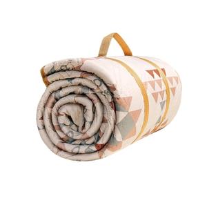 Outdoor Picnic Blanket Foldable Checkered Mat Waterproof for Beach Camping Lawn Park Portable Easy Clean Durable Sandproof(200 * 300cm)