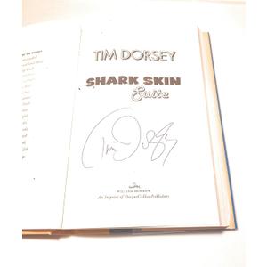 Shark Skin Suite: A Novel (Serge Storms, 19)