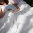 Bedsure Cooling Cotton Waffle Queen Size Blanket - Lightweight Breathable Blanket of Rayon Derived from Bamboo for Hot Sleepers, Luxury Throws for Bed, Couch and Sofa, White, 90x90 Inches (Queen (90" x 90"))