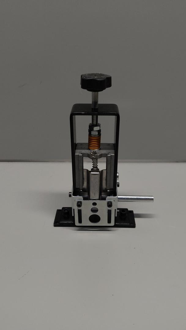 Wire Stripper Machine, 0.06-1 inch Manual Wire Stripping Machine with Replacement Blade, Drill Powered Hand Crank Cable Stripper Tool for Electric Cable Stripping & Scrap Copper Recycling