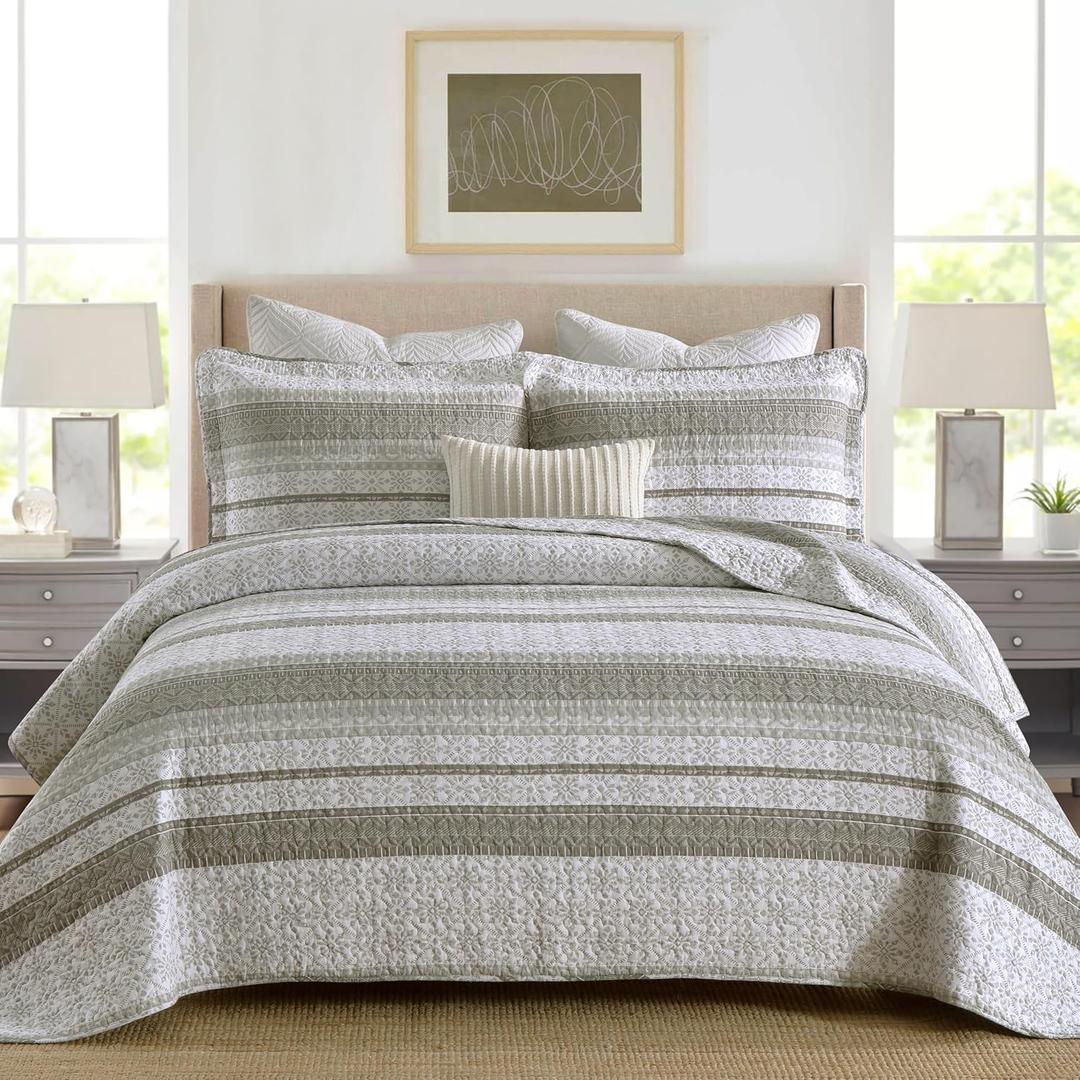 Homzard Quilts Queen Size,Grey White Snowflake Striped Quilt Bedspread Set,Cotton Boho Gray Comforter Set, Lightweight Comforter Queen Size (90 * 98 inches) and 2 Pillow Shams
