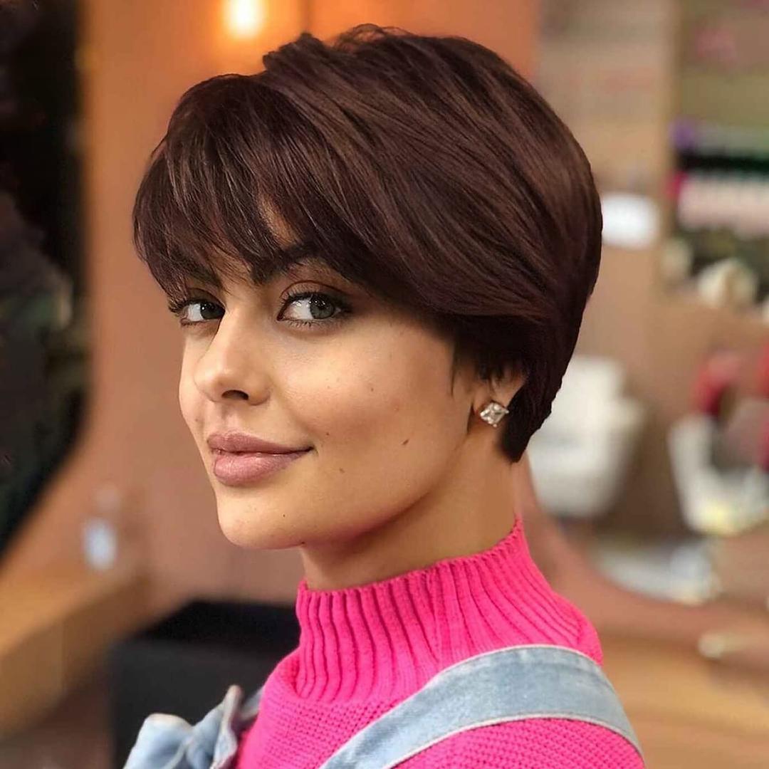 QUEENTAS Short Brown Wigs for White Women Pixie Cut Wig with Bangs Synthetic Short Layered Hair Wigs for Daily and Cosplay (Redish Brown)