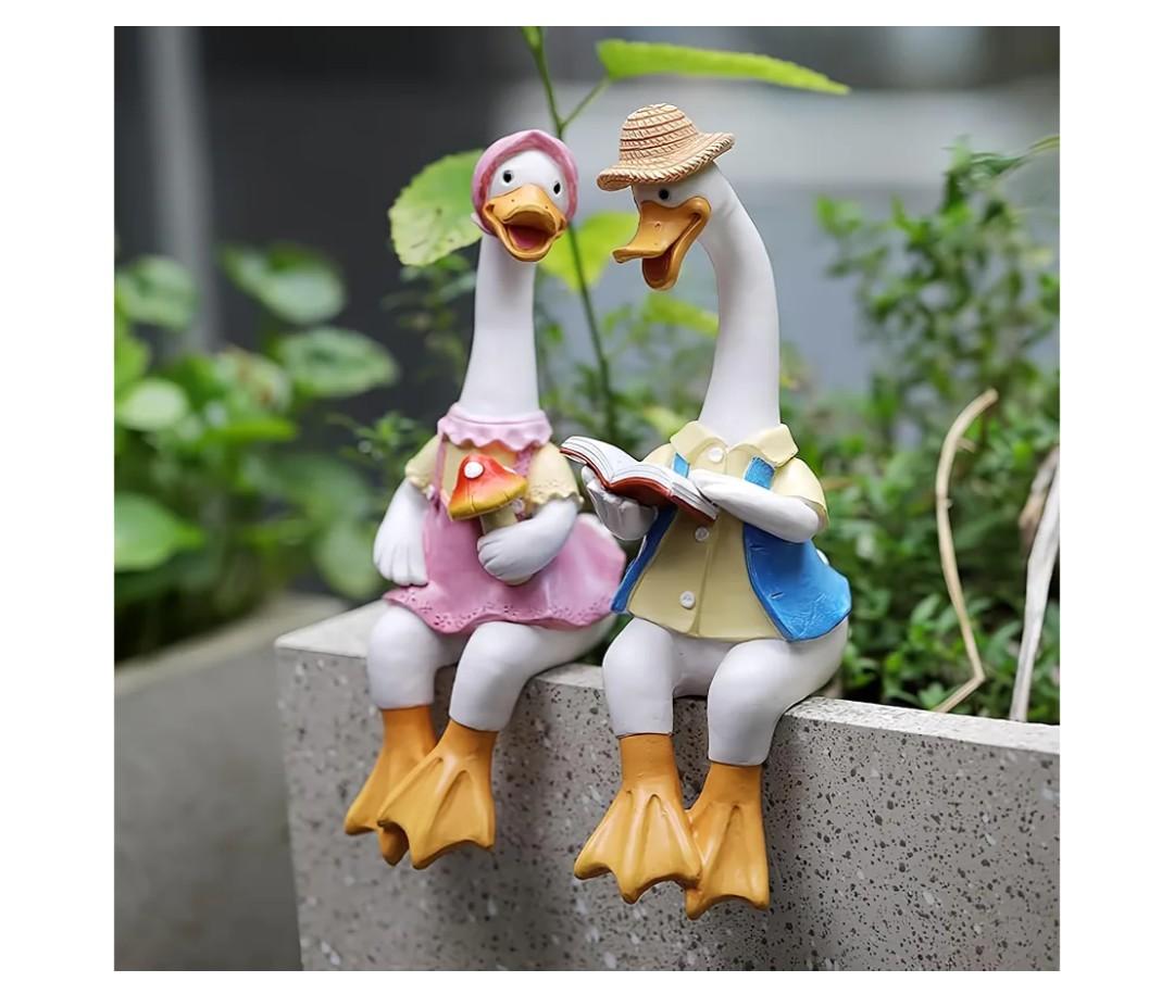 2 Pcs Sitting Couple Duck Garden Statues Outdoor Fence Decor Cute Resin Ducks Figurine Funny Goose Lovers Sculpture for Home Office Patio Lawn Yard Ornaments (11*7*21cm/4.33*2.75*8.66in)