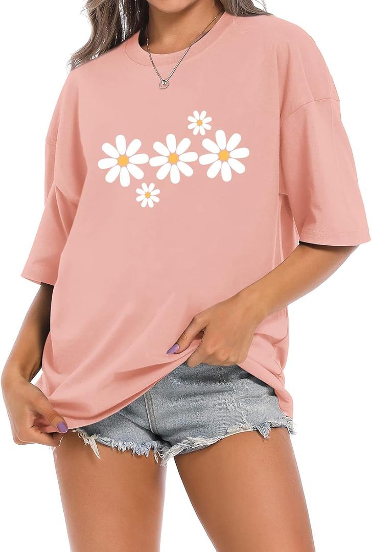 Faktuzi Daisy Shirts for Women Oversized T Shirts Flower Graphic Tees Vintage Floral Print Crewneck Cotton Short Sleeve Tops (Pink, M)