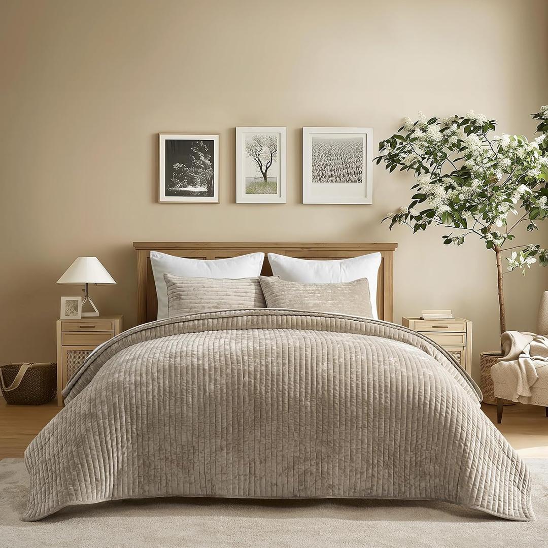 EVERGRACE Velvet Quilt Set Queen Size, Luxurious Soft Striped Channel Bedding Set, Lightweight Velvet Comforter for All Season, Oversized Bedspread Coverlet with 2 Matching Shams, Beige Taupe