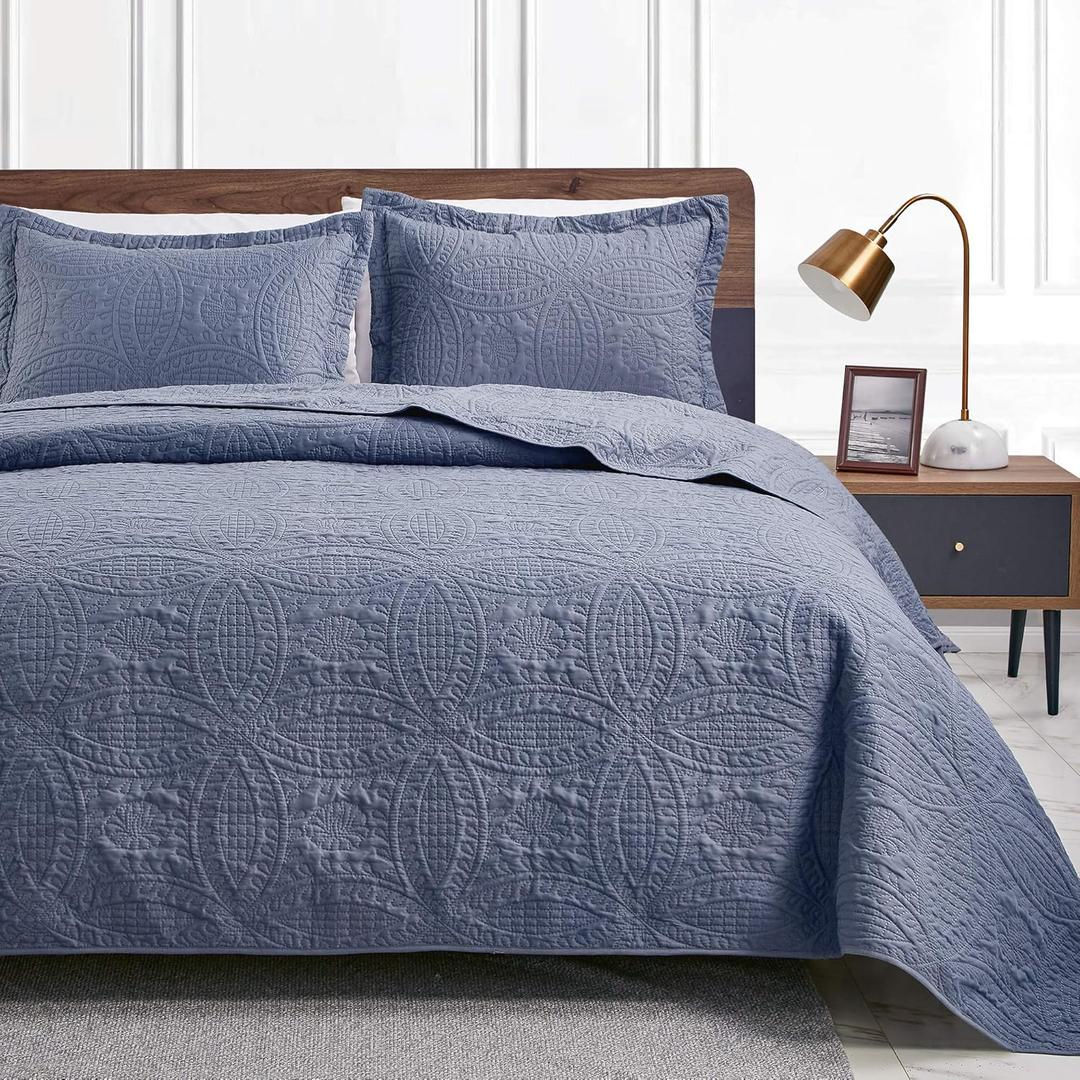 Love's cabin King Size Quilt Set Blue Bedspreads - Soft Bed Summer Lightweight Bedspread Comforter - Modern Style Coin Pattern Coverlet for All Season - 3 Pieces (1 Quilt, 2 Pillow Shams), Coin Pattern Bluish Grey 