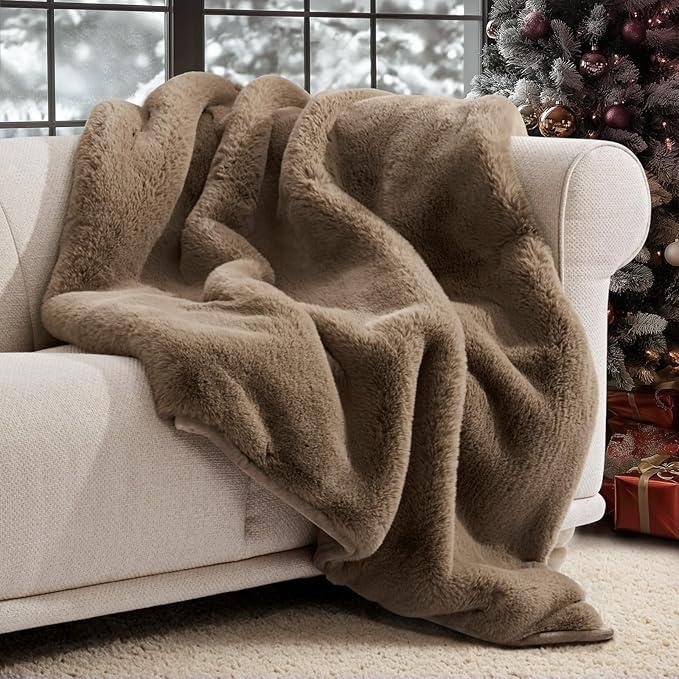 EVERGRACEHOME Luxury Soft Faux Chinchilla Fur Throw Blanket for Couch, Warm Thick Heavy Winter Throw Blanket 1220GSM for Bed, Fluffy Cozy Mink Blanket with Reversible Velvet, Brown Sable, 50"x60"