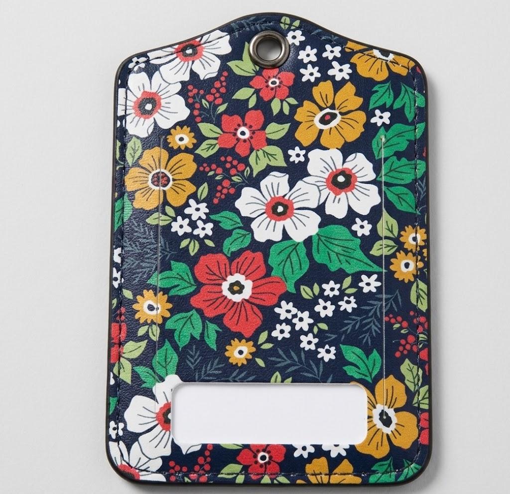 2Pack Luggage Tags for Suitcases, Cute Unique Pu Leather Cruise Luggage Tag with Privacy Cover ID Label Address Card and Metal Ring Suitable for Women Men Kids Travel Bag Green and white flowers