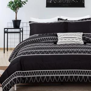 WONGS BEDDING Black Comforter Set Twin, Reversible Boho Triangle Striped Down Alternative Comforter Set for Twin Bed - 2 Pieces (1 Comforter + 1 Pillowcases), Microfiber Bedding Set 68"x 86"