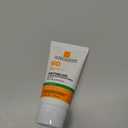 La Roche-Posay Anthelios Clear Skin Sunscreen Dry Touch SPF 60, Oil Free Sunscreen For Face, Oil Absorbing, Broad Spectrum SPF + Antioxidants, Non-Greasy, Oxybenzone Free, Travel Size (1.7 Fl Oz (Pack of 1)), BB: 09/2027