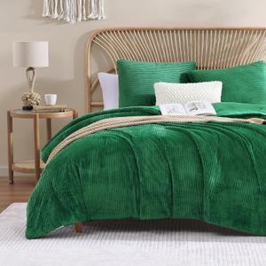 CozyBloom Super Soft Fluffy Reversible Fleece Twin Comforter Set 68" x 90", Solid Flannel Velvet Thick Warm Bedding Sets for Winter, 3 Pieces Jacquard Textured Cozy Fuzzy Comforter Set for Bed, Green