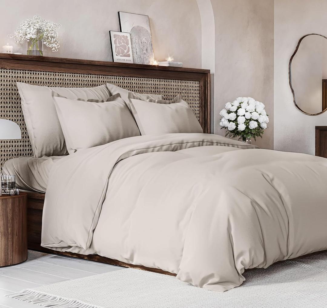 Duvet Cover Queen Size Set - Extra Soft Queen Size Duvet Cover 90 x 90 with 2 Pillow Shams - Hotel Luxury Easy Care and Fade Free w/Zipper Closures & Ties - Comfy Breathable Bedding Set (Light Grey) (05 - Light Grey (No Comforter))