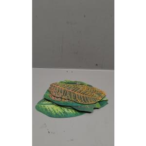 Humyoun 150 Pcs 8.7 Inch Parchment Paper Leaves Charcuterie Board for Cheese Food Serving Decoration Parchment Tropical Leaves for Tropical Party Plate Table Dinner Food Accessories