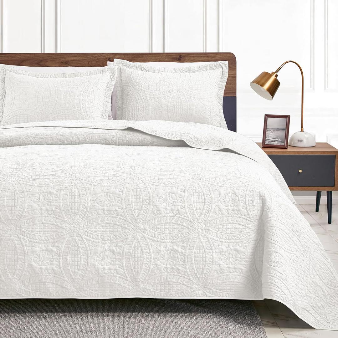 Love's Cabin California King Size Bedding Set - White Bedspreads, Lightweight Summer Quilt, Coin Pattern Coverlet for All Season - 3 Piece (1 Quilt, 2 Pillow Shams) (Cal King (118"x106"), Coin Pattern White)