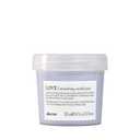 Davines LOVE/Smoothing Conditioner, Rich Anti-Frizz Formula for Frizzy, Coarse or Unruly Hair - Hydrates & Straightens for a Sleek, Shiny Look