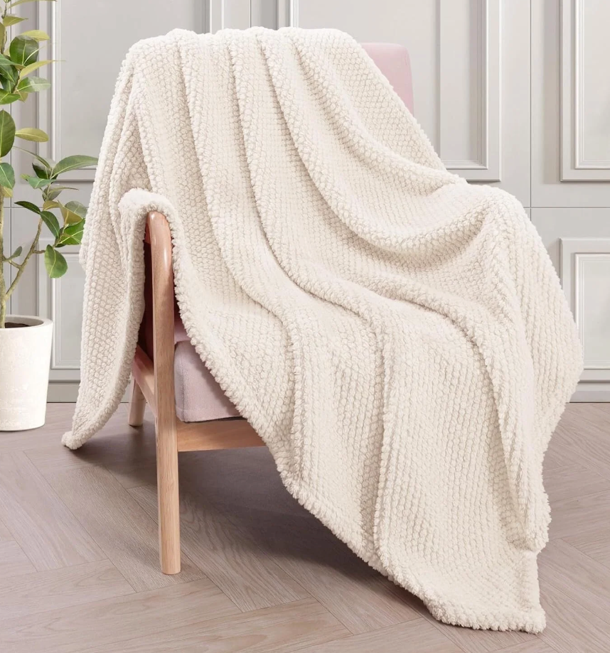 Extra Large Fuzzy Throw Blanket for Couch, 50x70 Inch Fluffy Warm Soft Jacquard Blankets for All Season, Lightweight and Cozy, Ivory