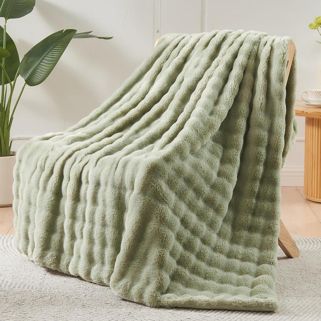 NEWCOSPLAY Faux Fur Throw Blanket Sage Green Bubble Blanket Thick Warm Soft for Couch Sofa Bed 550GSM (New Sage Green, Throw(50"x60"))