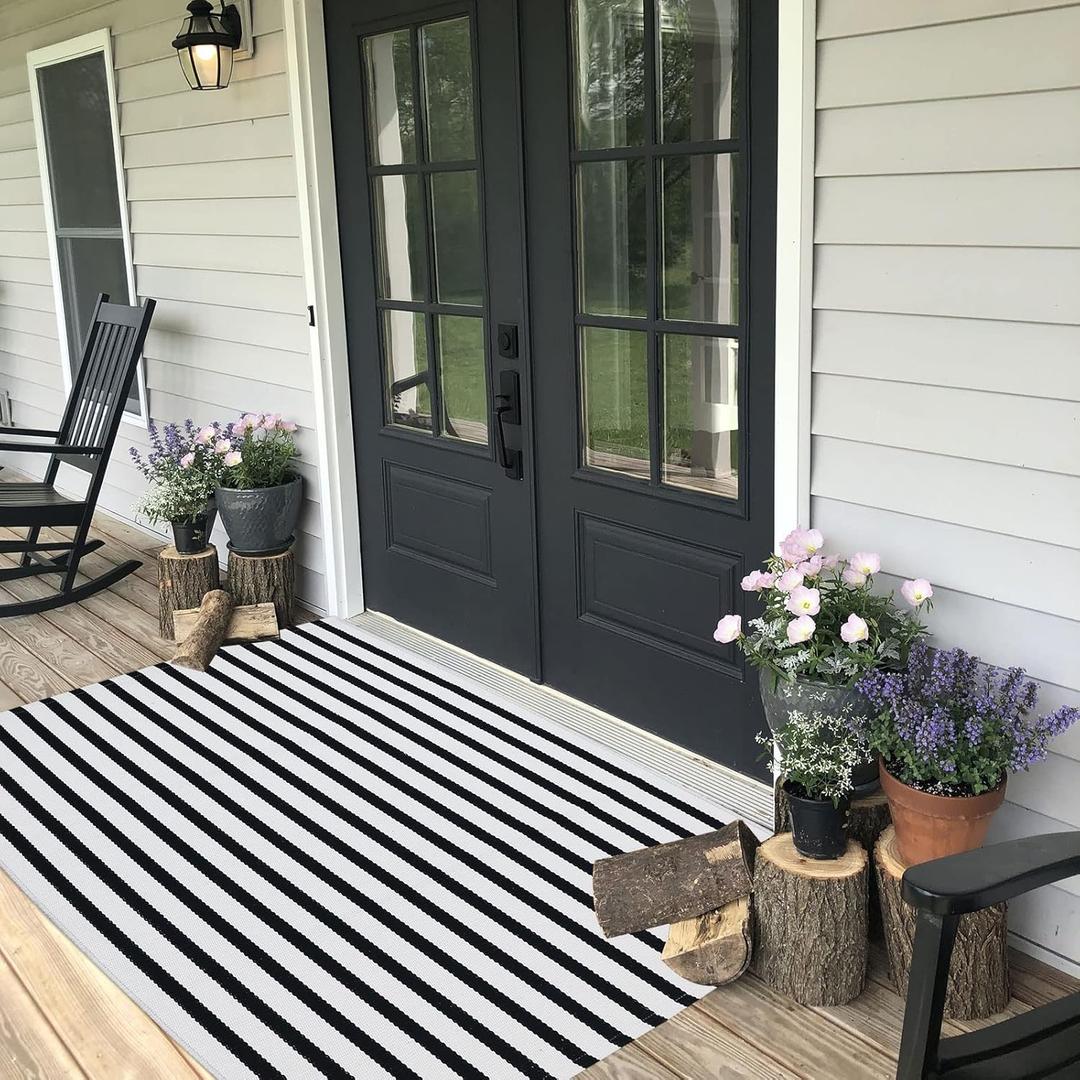 Black and White Outdoor Rug 35.4" x59" Front Porch Rug Door Mat Washable Farmhouse Layered Door Mats Cotton Hand-Woven Welcome Mats Throw Carpet for Entryway/Home Entrance/Laundry Room