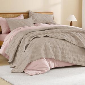 Litanika King Size Quilt Bedding Set, Light Coffee Summer Lightweight Soft Comforter Bedspreads & Coverlets, Boho Farmhouse Bedding Cover Bed Decor All Season, 3 Pieces (1 Quilt, 2 Pillowcases)